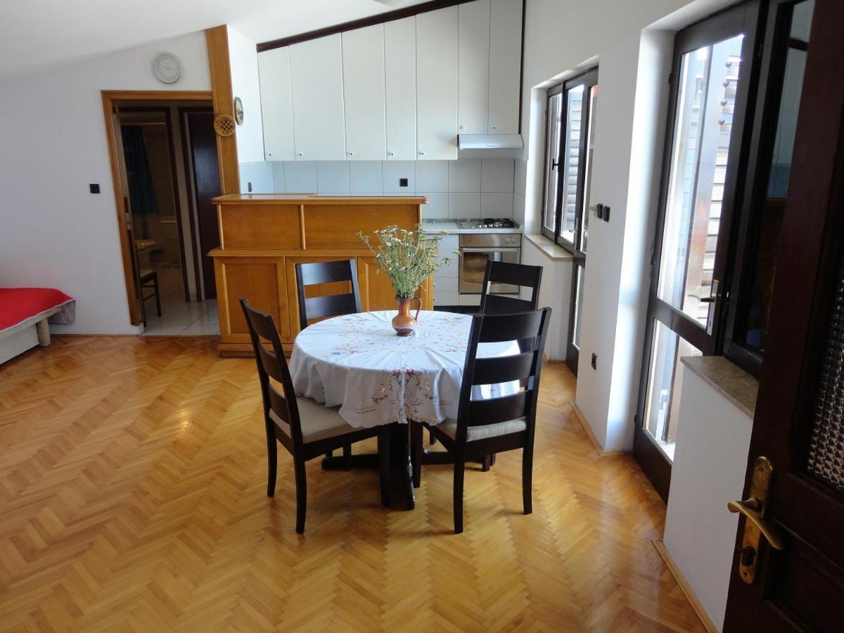 Apartman Lucijan Marusici  Εξωτερικό φωτογραφία